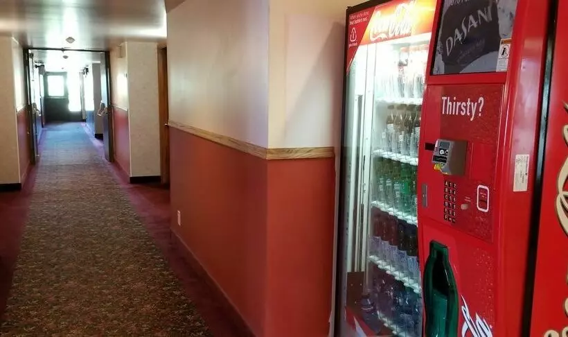 فندق Redwood Motor Inn