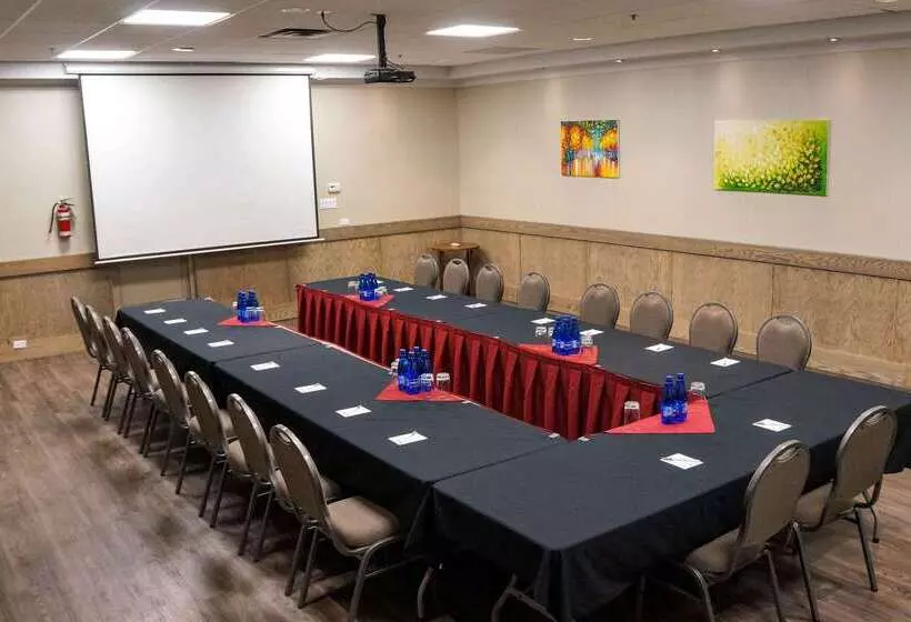 Otel Clarion Lakeside Inn & Conference Centre