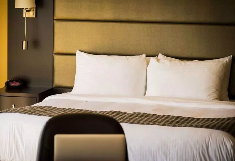 Otel Clarion Lakeside Inn & Conference Centre