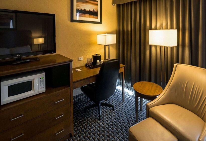 هتل Clarion Lakeside Inn & Conference Centre