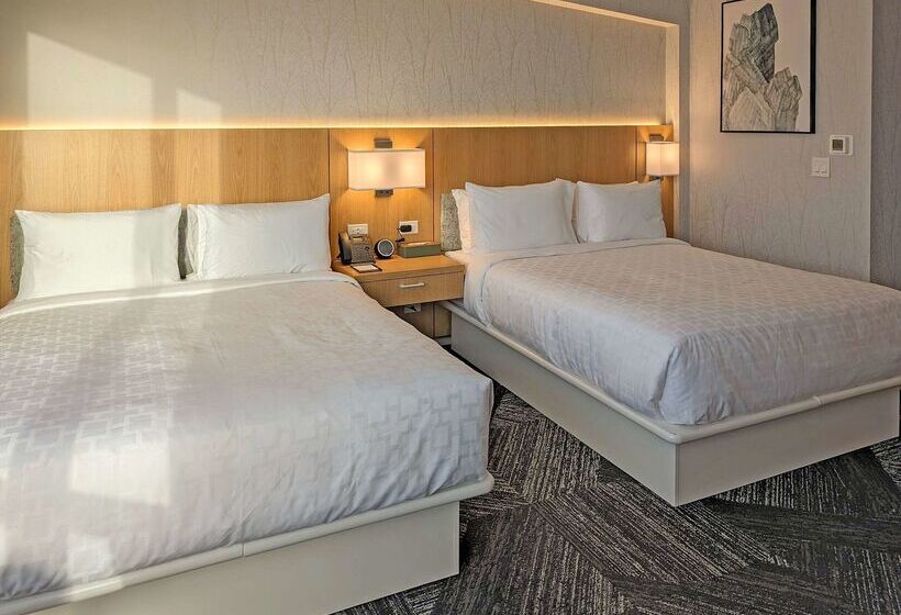 هتل Clarion Lakeside Inn & Conference Centre