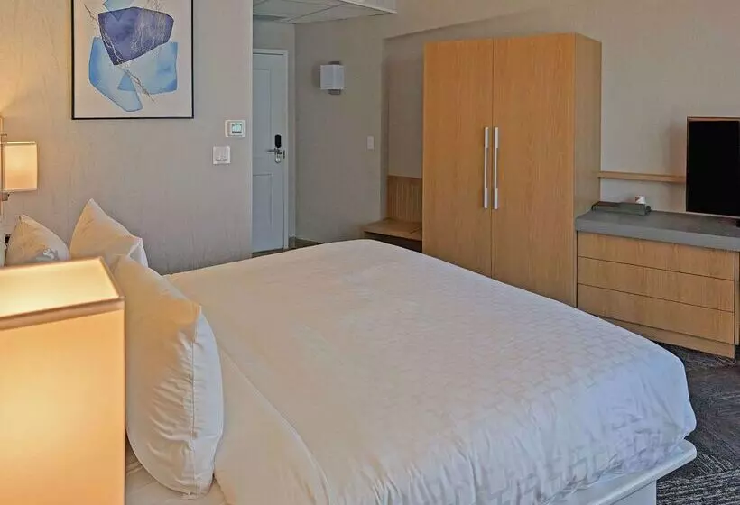 Otel Clarion Lakeside Inn & Conference Centre