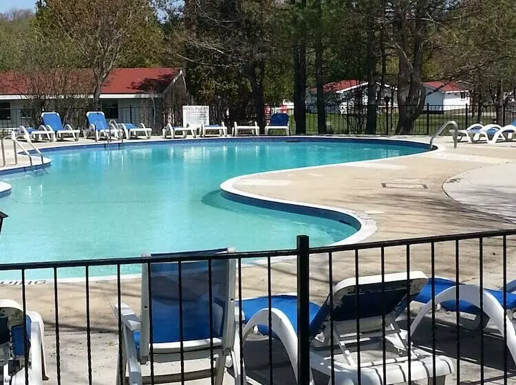 ホテル Clevelands House Resort Muskoka