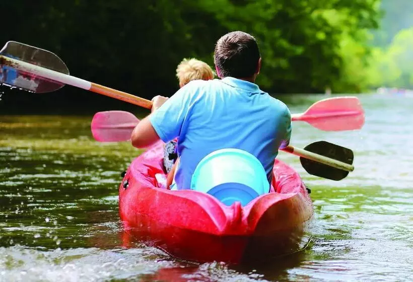 ホテル Clevelands House Resort Muskoka