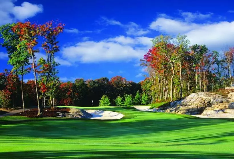 ホテル Clevelands House Resort Muskoka