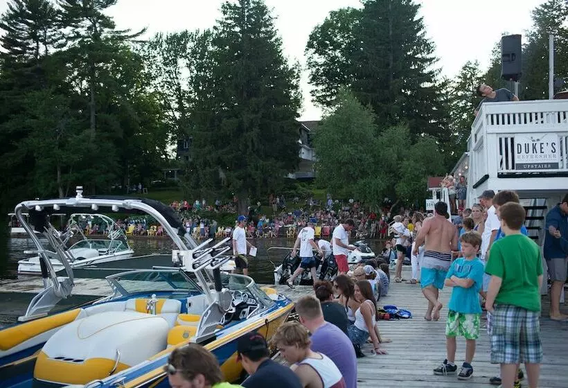 ホテル Clevelands House Resort Muskoka