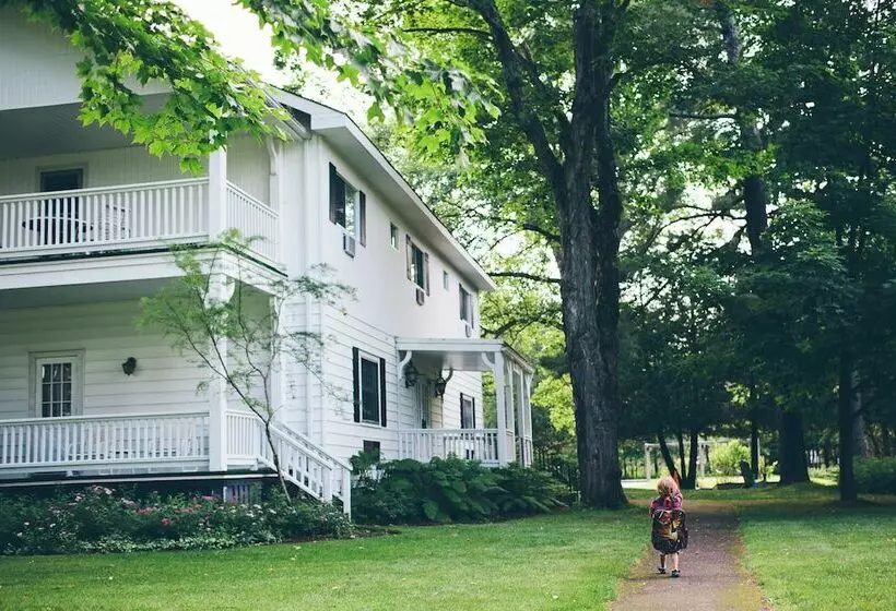 ホテル Clevelands House Resort Muskoka