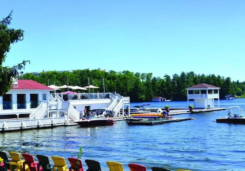 ホテル Clevelands House Resort Muskoka