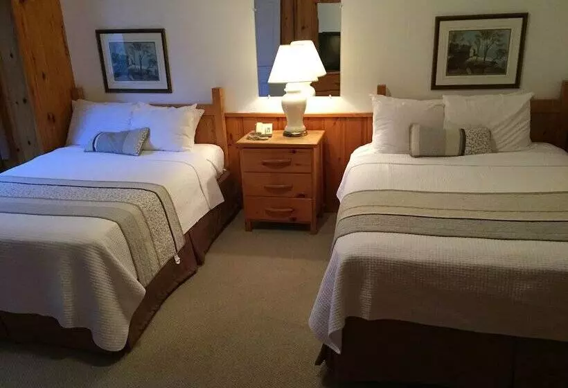 ホテル Clevelands House Resort Muskoka