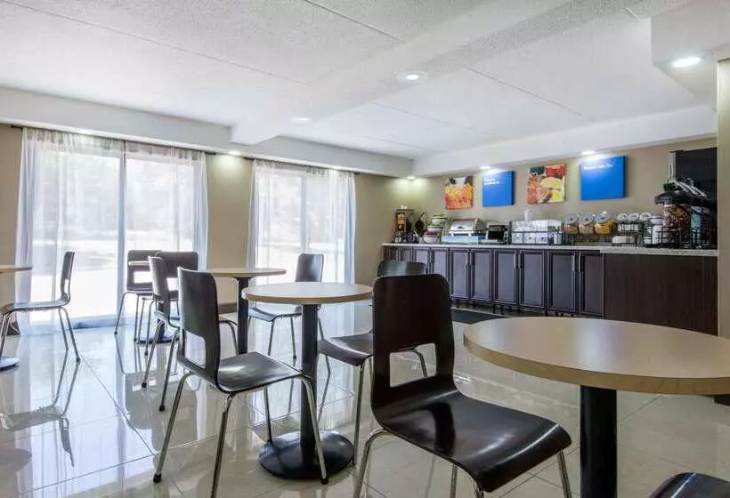 בית מלון כפרי Comfort Inn