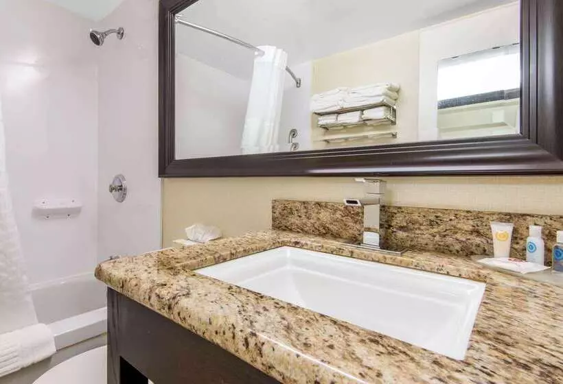 בית מלון כפרי Comfort Inn