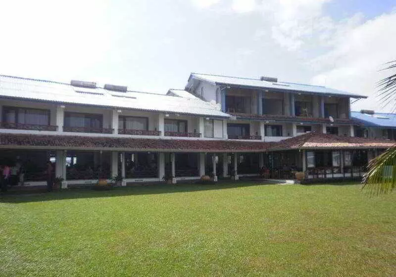 Отель Coral Sands