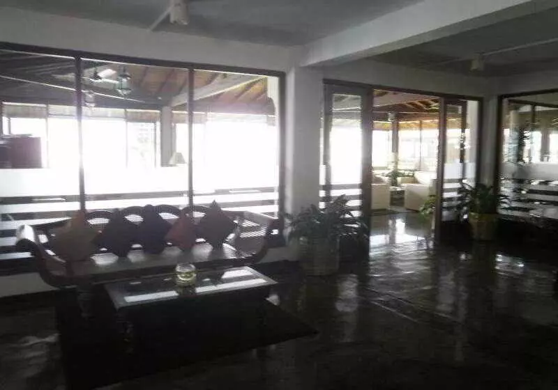 Отель Coral Sands