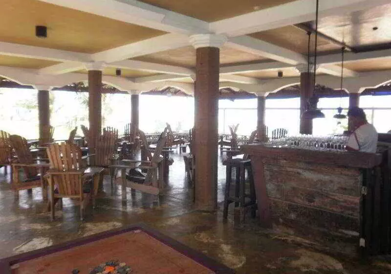 Отель Coral Sands