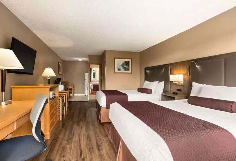 酒店 Days Inn By Wyndham Victoria Uptown