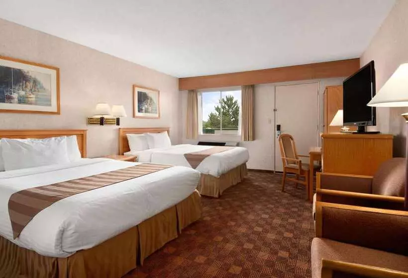 酒店 Days Inn By Wyndham Victoria Uptown