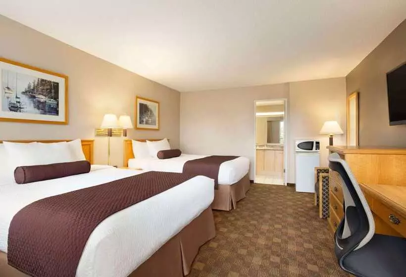 酒店 Days Inn By Wyndham Victoria Uptown