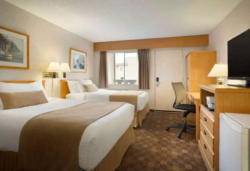 酒店 Days Inn By Wyndham Victoria Uptown