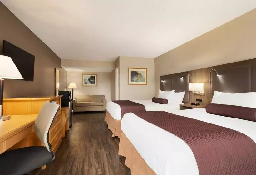 酒店 Days Inn By Wyndham Victoria Uptown