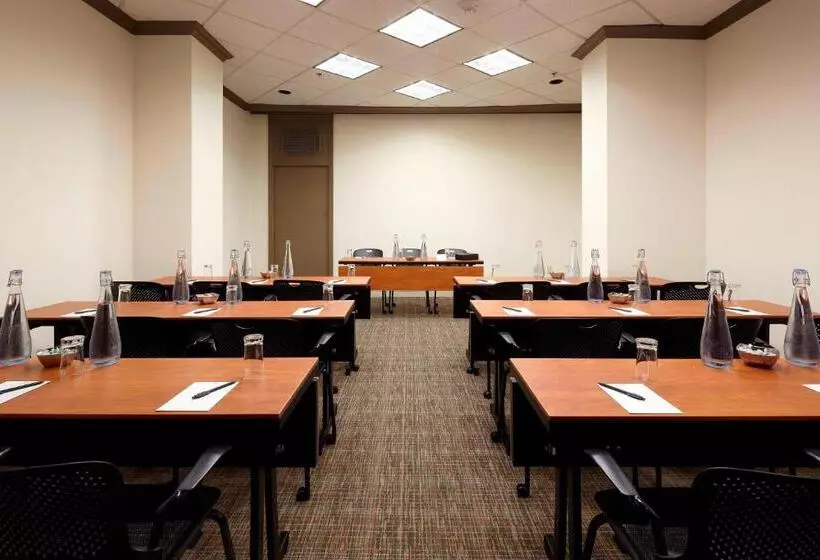 Delta Hotels By Marriott Ottawa City Centre