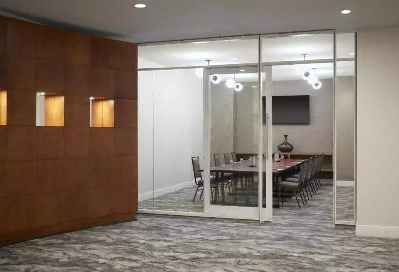 Delta Hotels By Marriott Ottawa City Centre