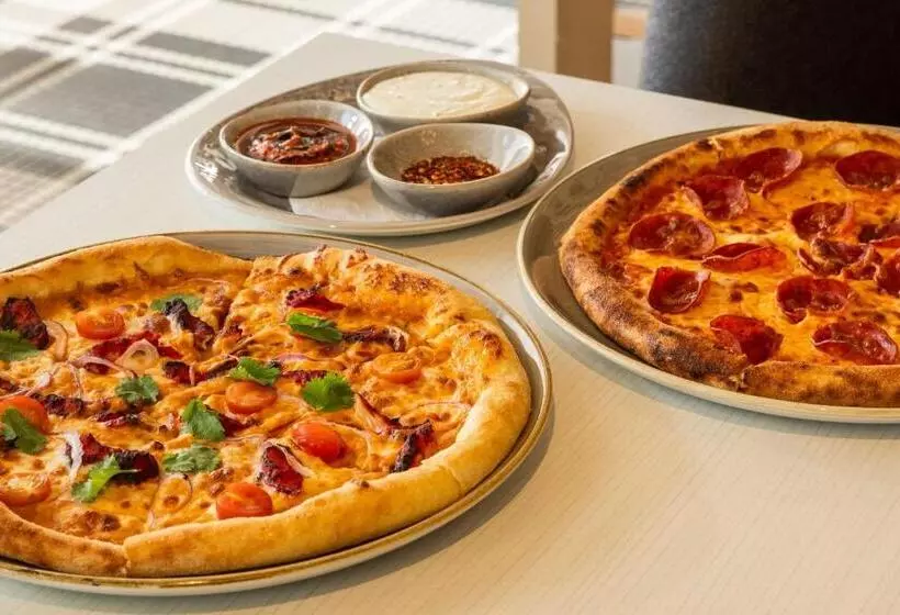 Delta Hotels By Marriott Ottawa City Centre