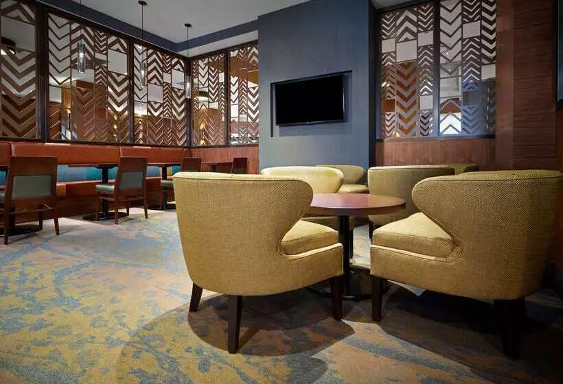 Doubletree By Hilton Hotel & Conference Centre Regina