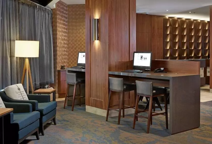 Doubletree By Hilton Hotel & Conference Centre Regina