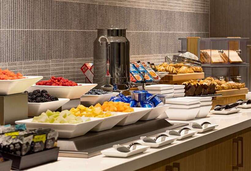 فندق Doubletree By Hilton Pointe Claire Montreal Airport West