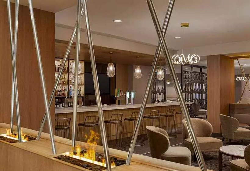 Otel Doubletree By Hilton Pointe Claire Montreal Airport West