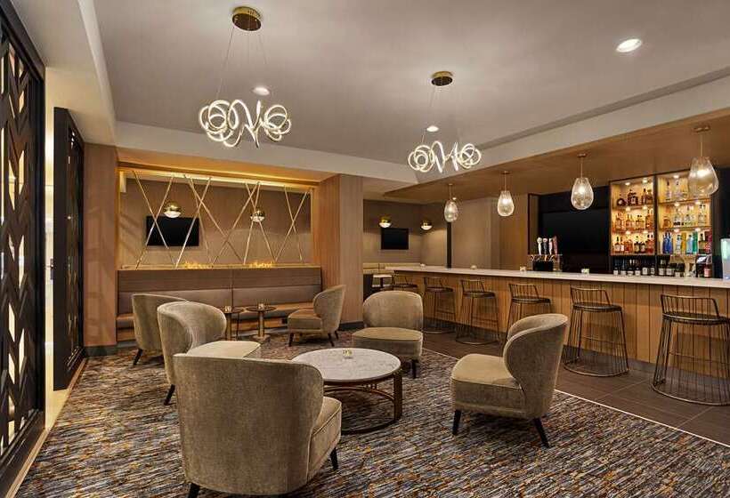 فندق Doubletree By Hilton Pointe Claire Montreal Airport West