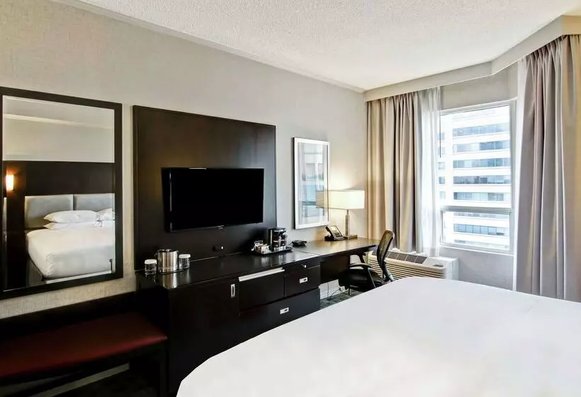 Doubletree By Hilton Hotel Toronto Downtown