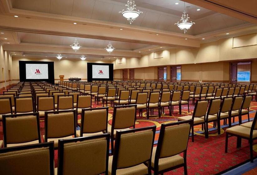 هتل Halifax Marriott Harbourfront