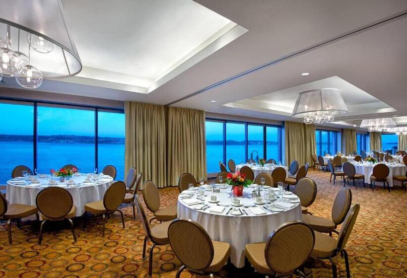 هتل Halifax Marriott Harbourfront