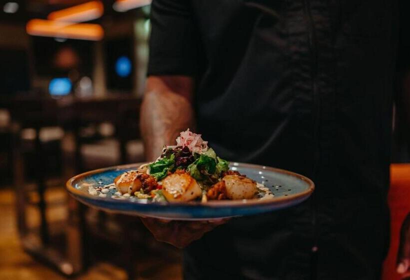 هتل Halifax Marriott Harbourfront