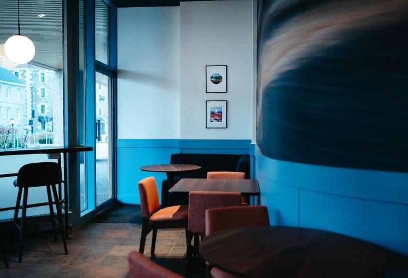 هتل Halifax Marriott Harbourfront