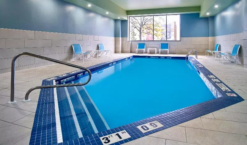 Hotel Holiday Inn Express Windsor Waterfront, An Ihg