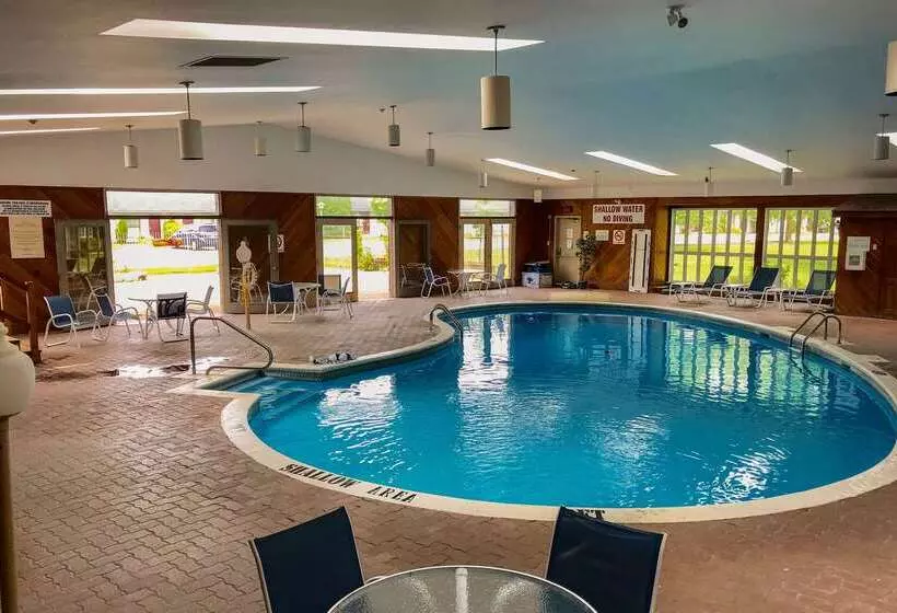 فندق Quality Inn & Conference Centre Festival