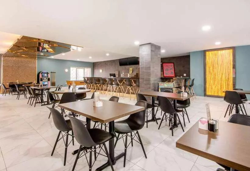 酒店 Quality Inn & Conference Centre