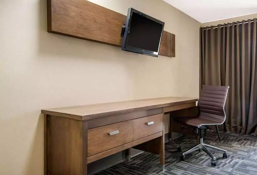 酒店 Quality Inn & Conference Centre