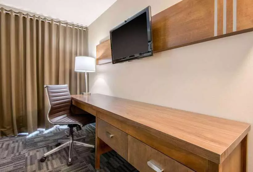 酒店 Quality Inn & Conference Centre