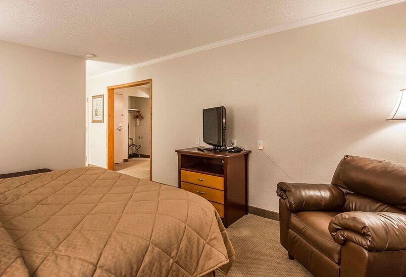 فندق Quality Inn & Conference Centre