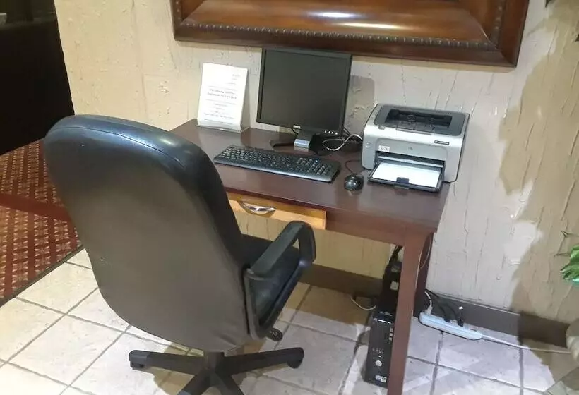 Hotel Quality Inn & Conference Centre