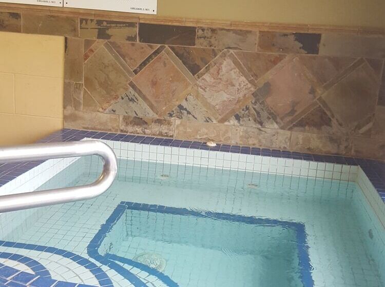 فندق Quality Inn & Suites