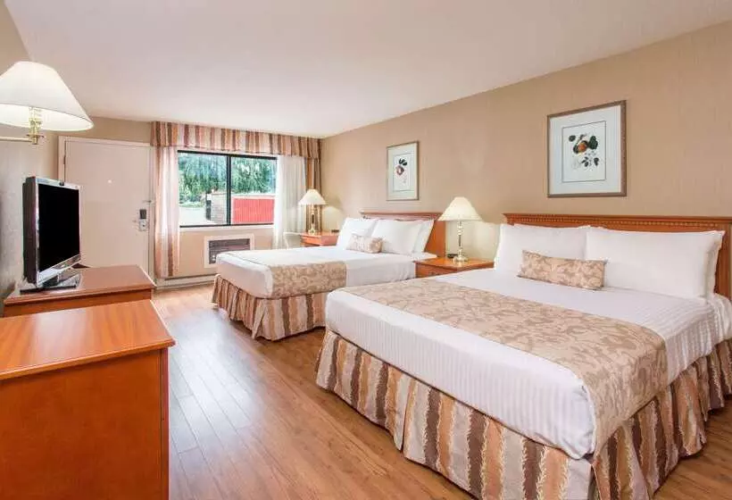 Ramada By Wyndham Kelowna Hotel & Conference Center
