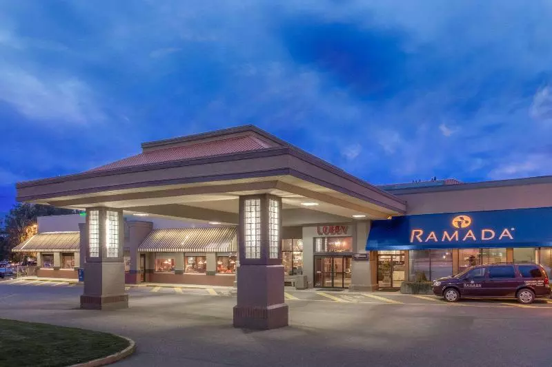 Ramada By Wyndham Kelowna Hotel & Conference Center