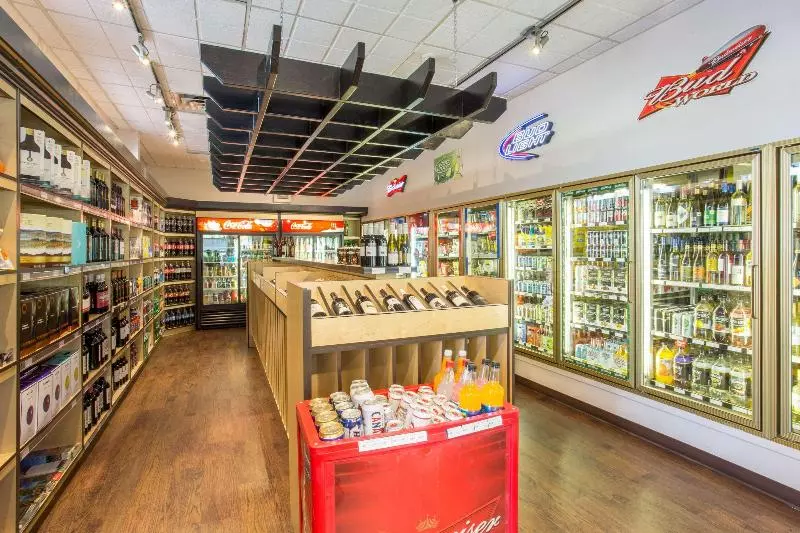 Ramada By Wyndham Kelowna Hotel & Conference Center