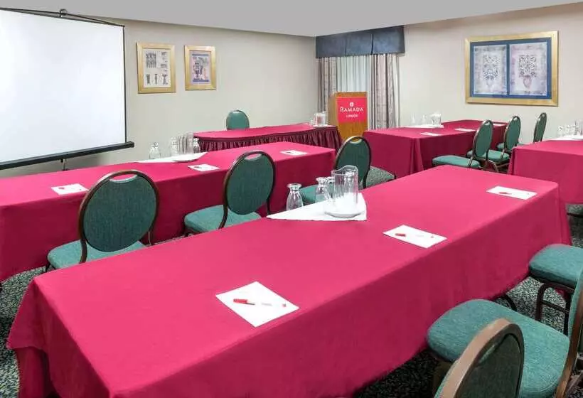 호텔 Ramada By Wyndham London