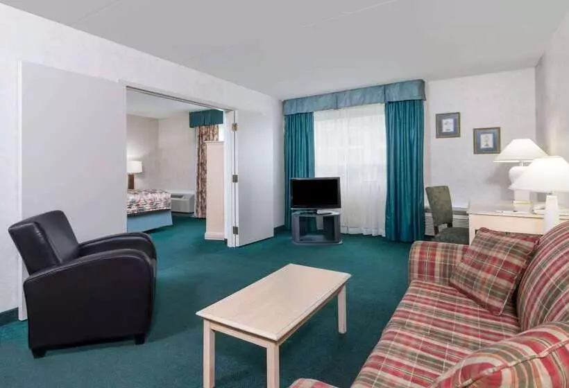 호텔 Ramada By Wyndham London