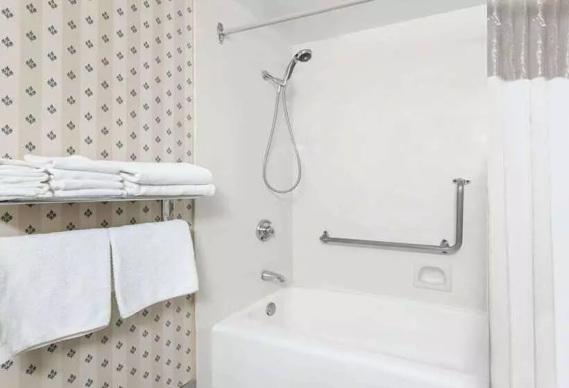 호텔 Ramada By Wyndham London